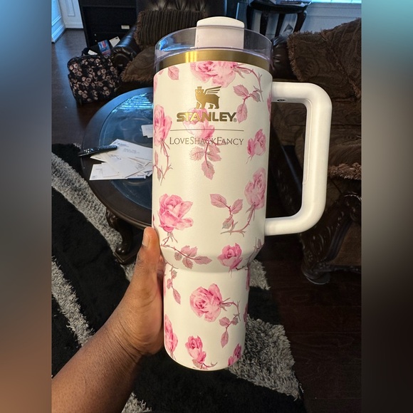 Love Shack Fancy x Stanley Ribbon Rosa 40oz Quencher - Picture 7 of 16